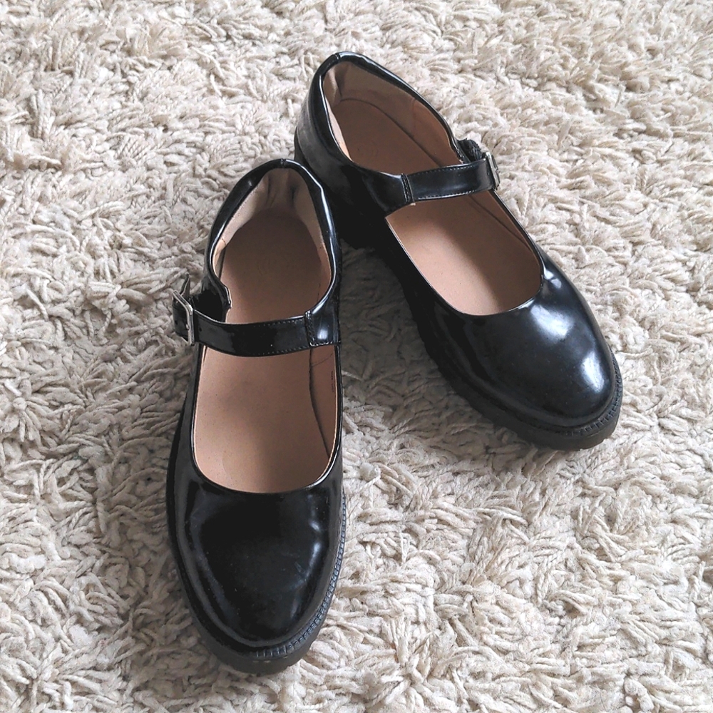 Urban Outfitters Black Patent Leather Platform Mary Janes